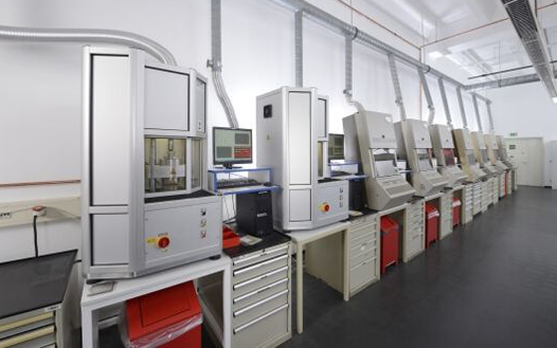 ARLANXEO_Innovation_PolymerTesting_Compounding_800x500.jpg Image